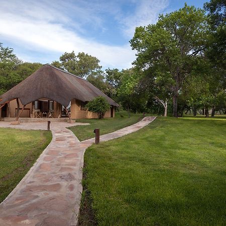 Tuli Safari Lodge Lentswelemoriti Екстериор снимка