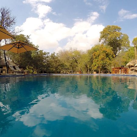 Tuli Safari Lodge Lentswelemoriti Екстериор снимка