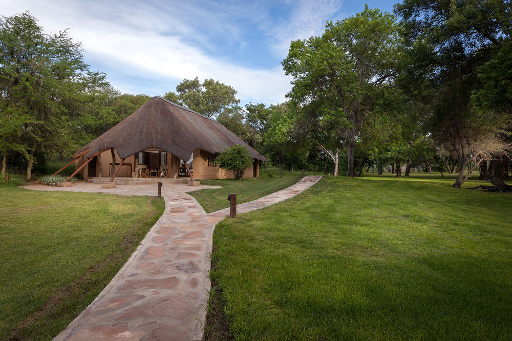 Tuli Safari Lodge Lentswelemoriti Екстериор снимка
